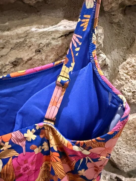 Vibrant Floral Rip Curl One Piece Swimsuit sz L Full Support D/DD NWT - Picture 4 of 10